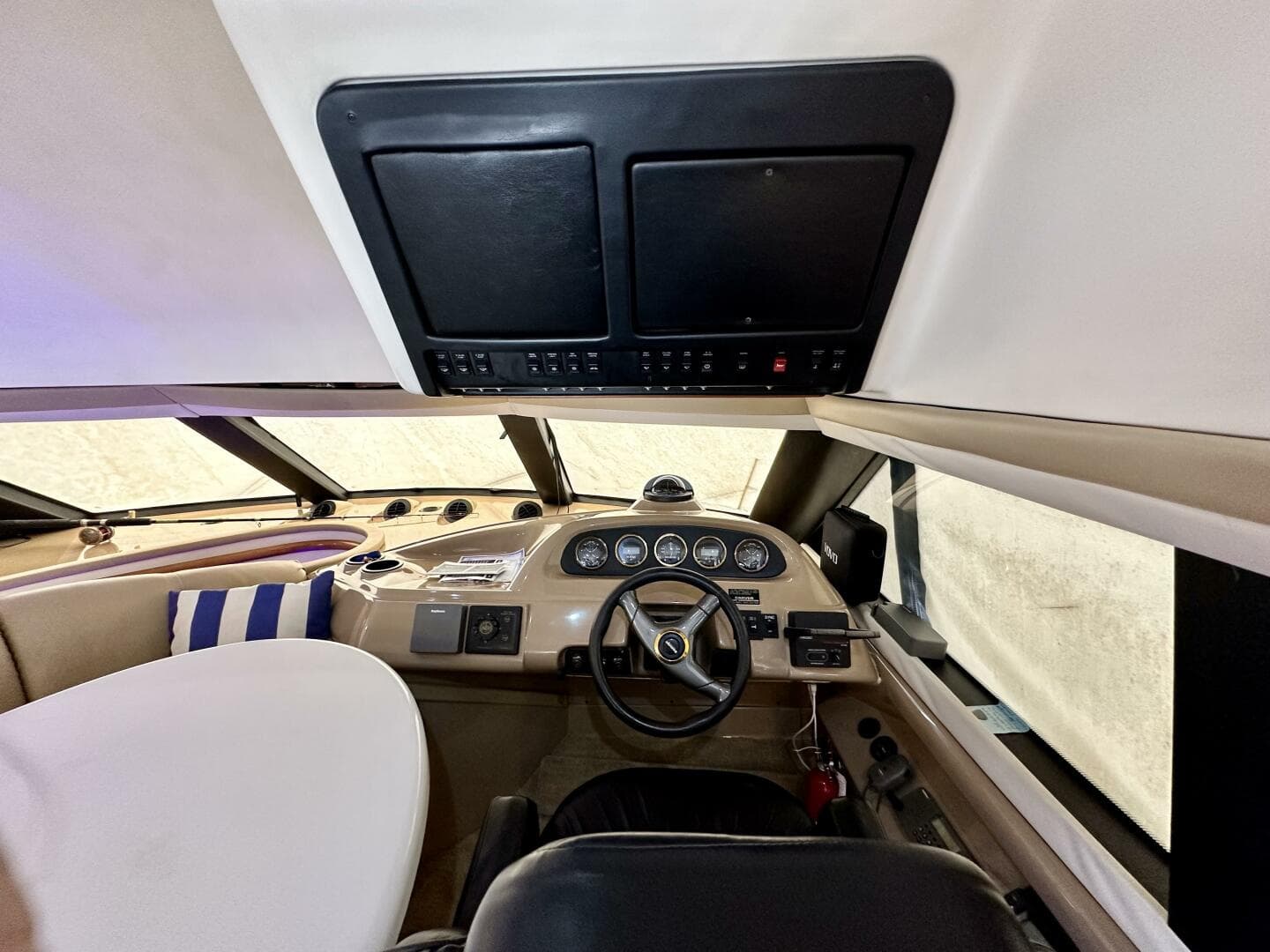1999 Carver 450 Pilothouse — photo 28