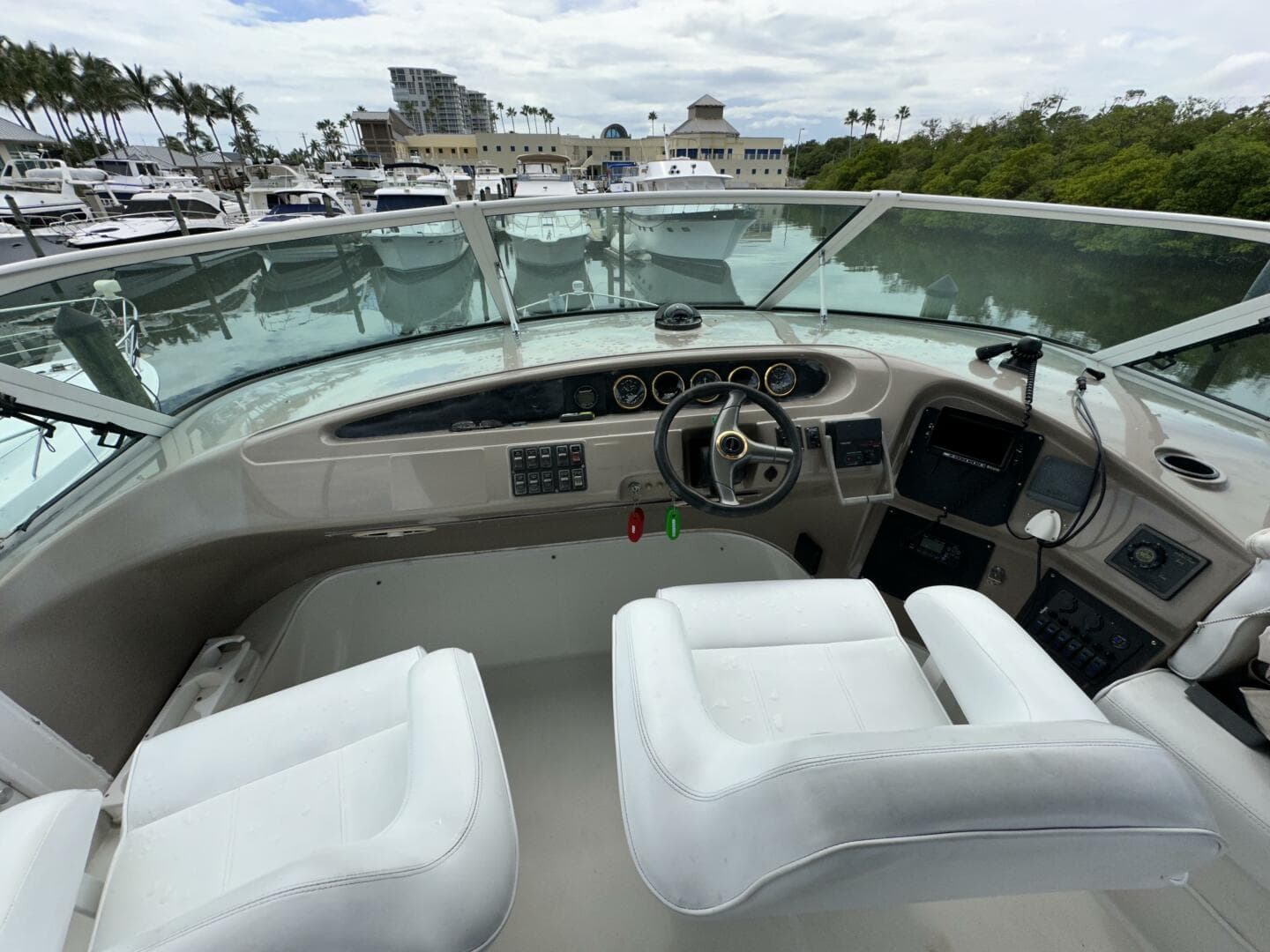 1999 Carver 450 Pilothouse — photo 14