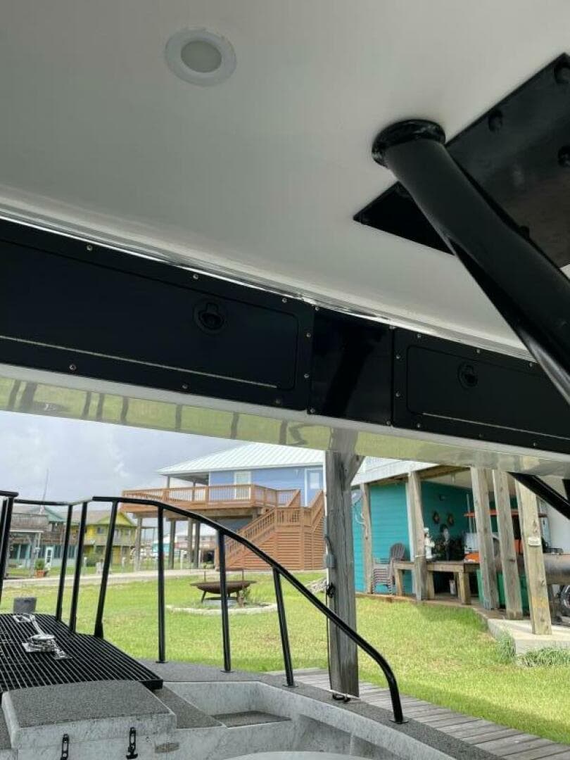 1997 Custom 31 Center Console — photo 28