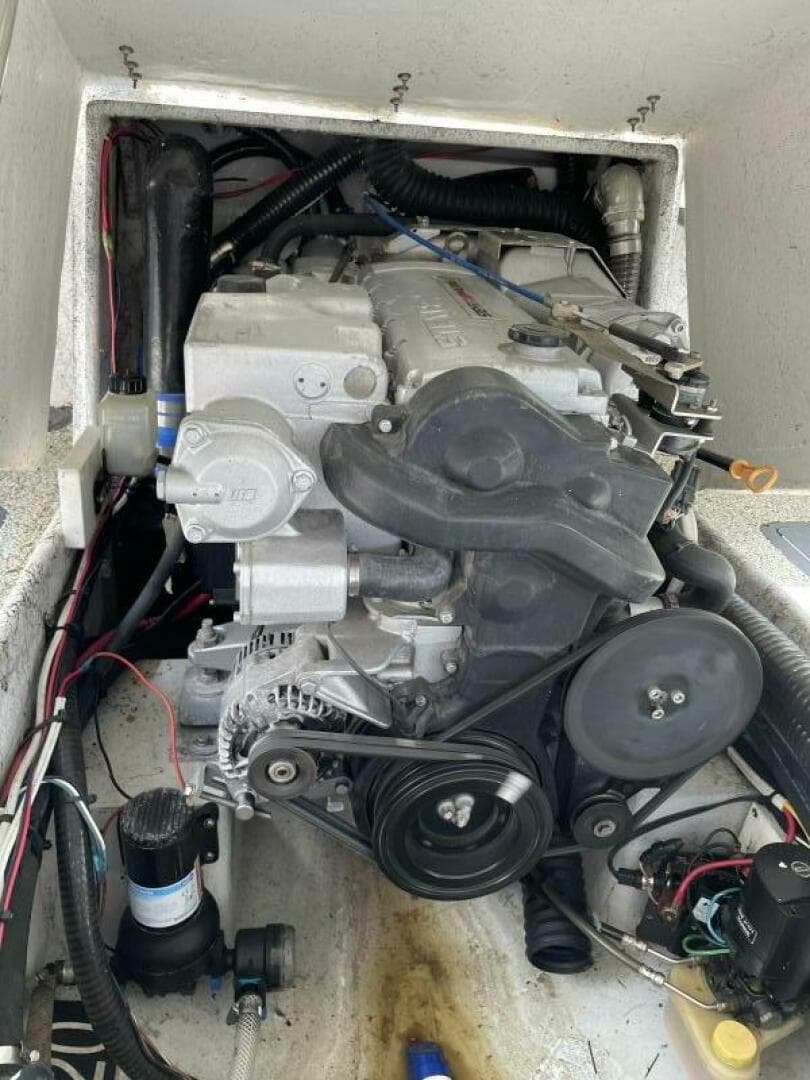 1997 Custom 31 Center Console — photo 33