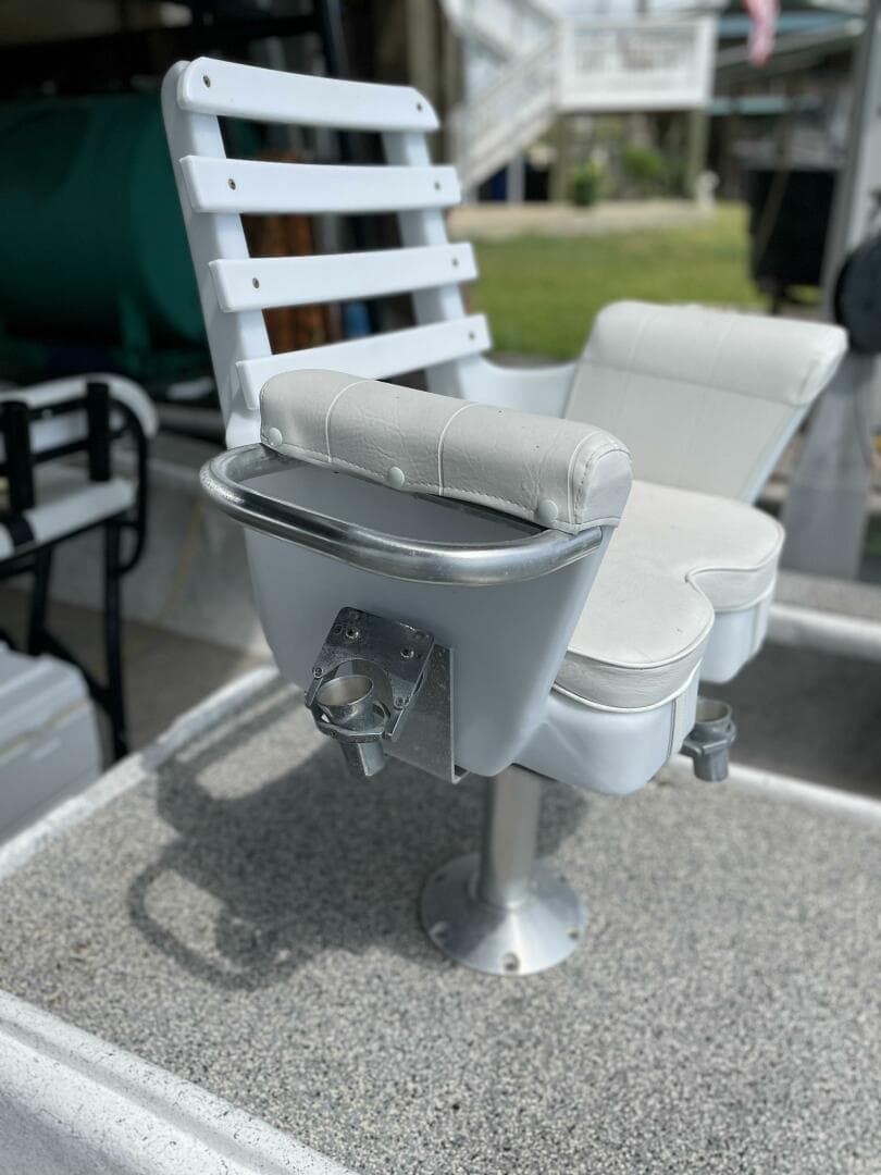 1997 Custom 31 Center Console — photo 32