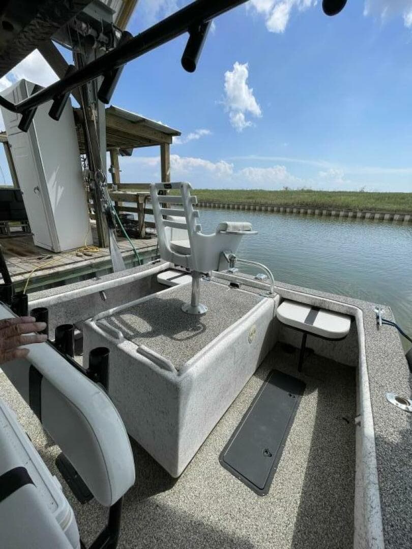 1997 Custom 31 Center Console — photo 29