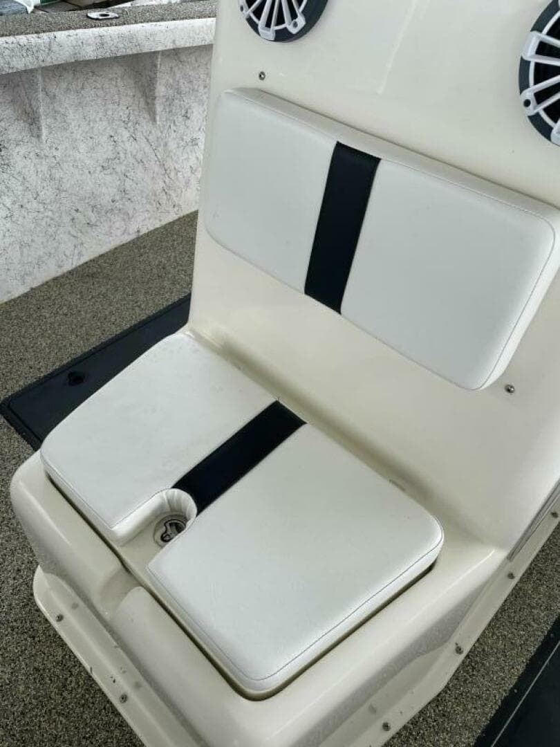 1997 Custom 31 Center Console — photo 27