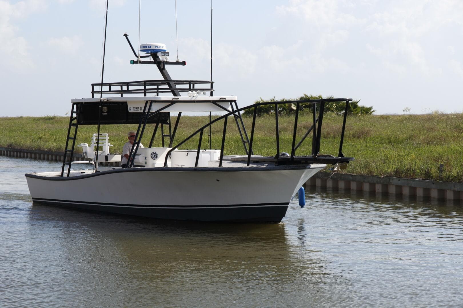 1997 Custom 31 Center Console — photo 40