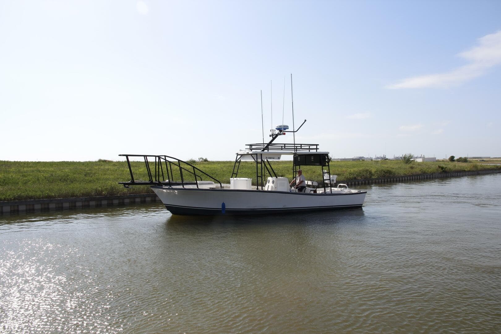 1997 Custom 31 Center Console — photo 45