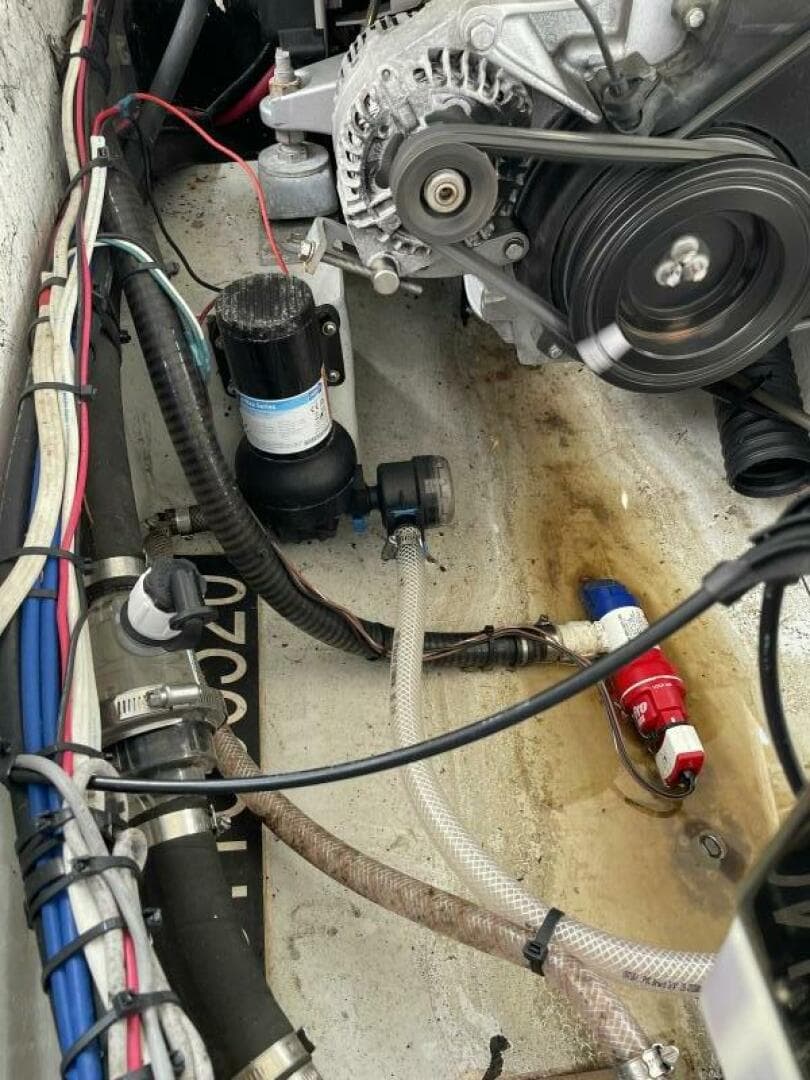 1997 Custom 31 Center Console — photo 35