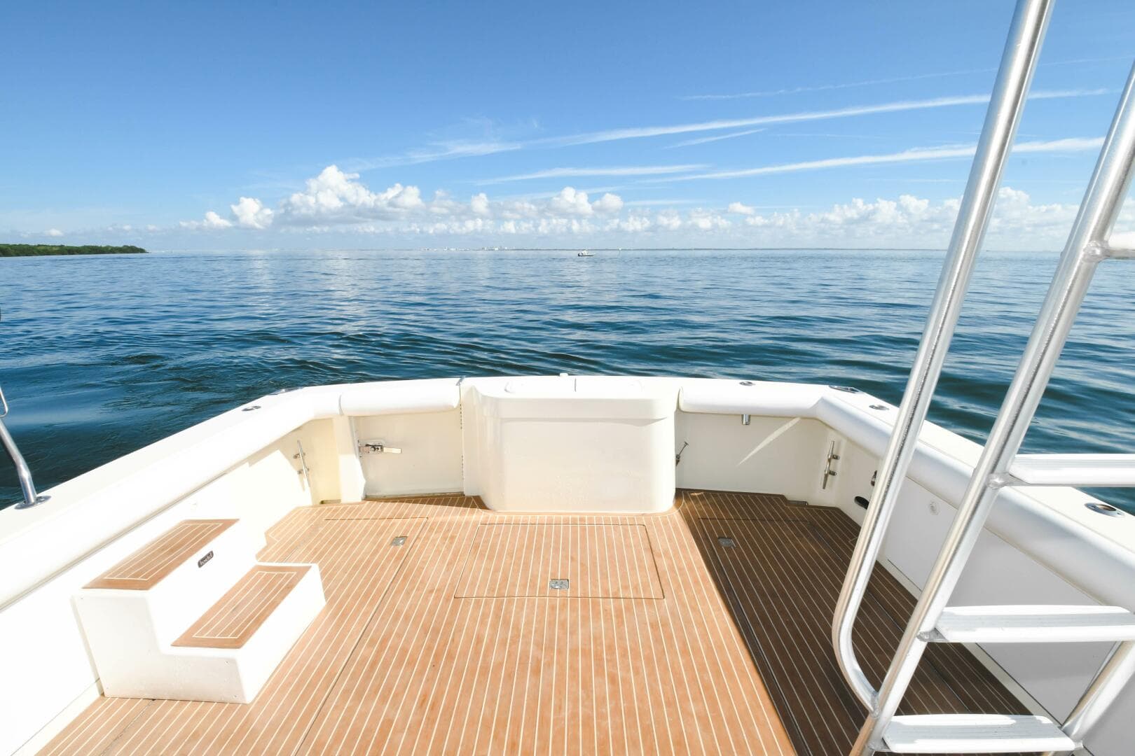 2001 Cabo 35 Flybridge — photo 6