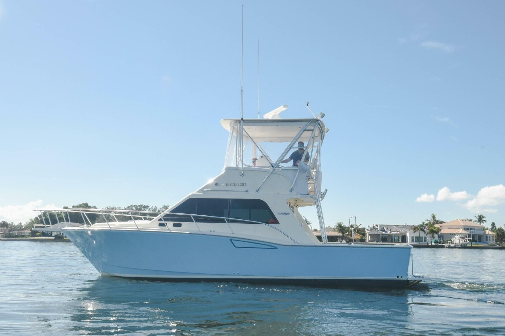 2001 Cabo 35 Flybridge — photo 34