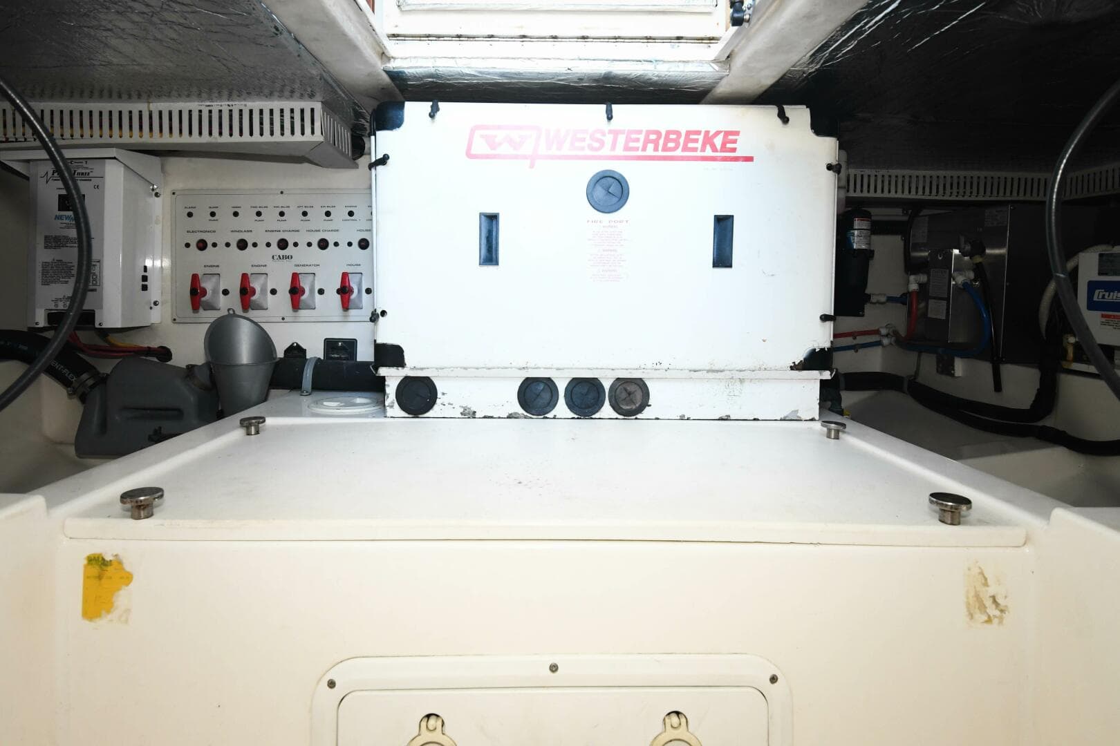 2001 Cabo 35 Flybridge — photo 28