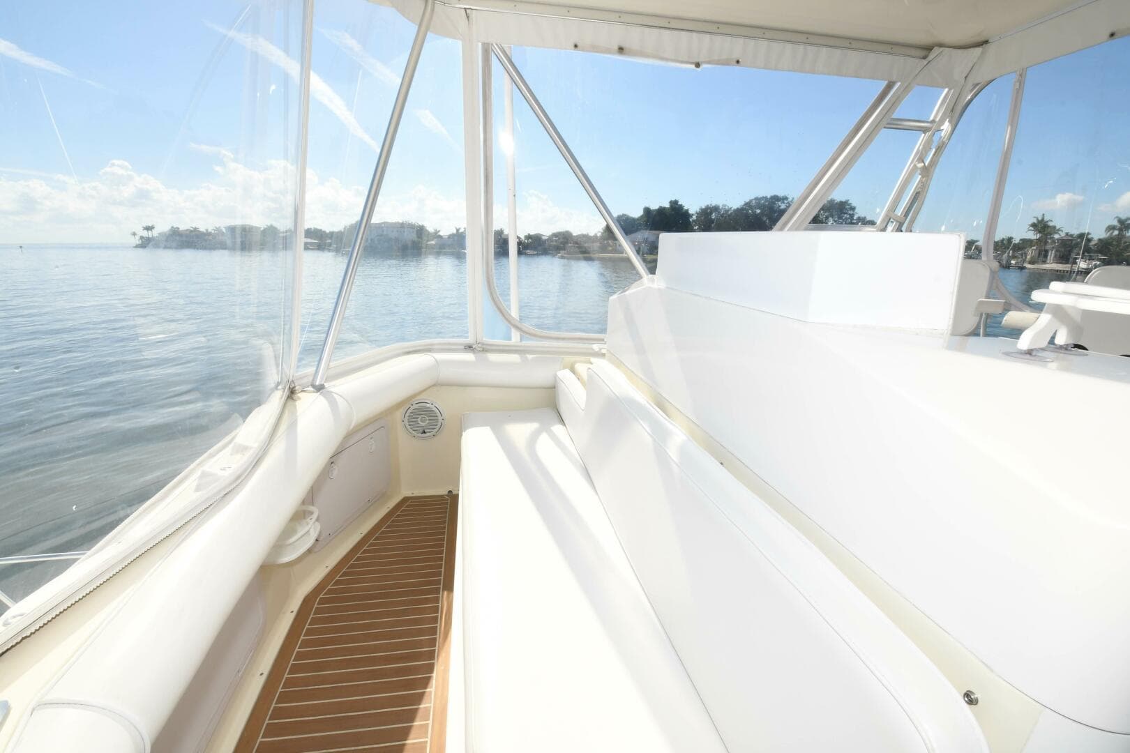 2001 Cabo 35 Flybridge — photo 20