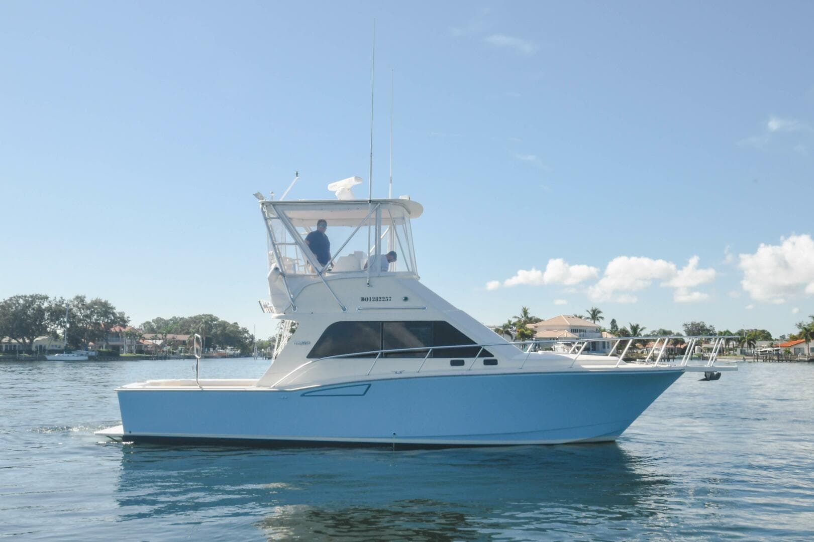 2001 Cabo 35 Flybridge — photo 33