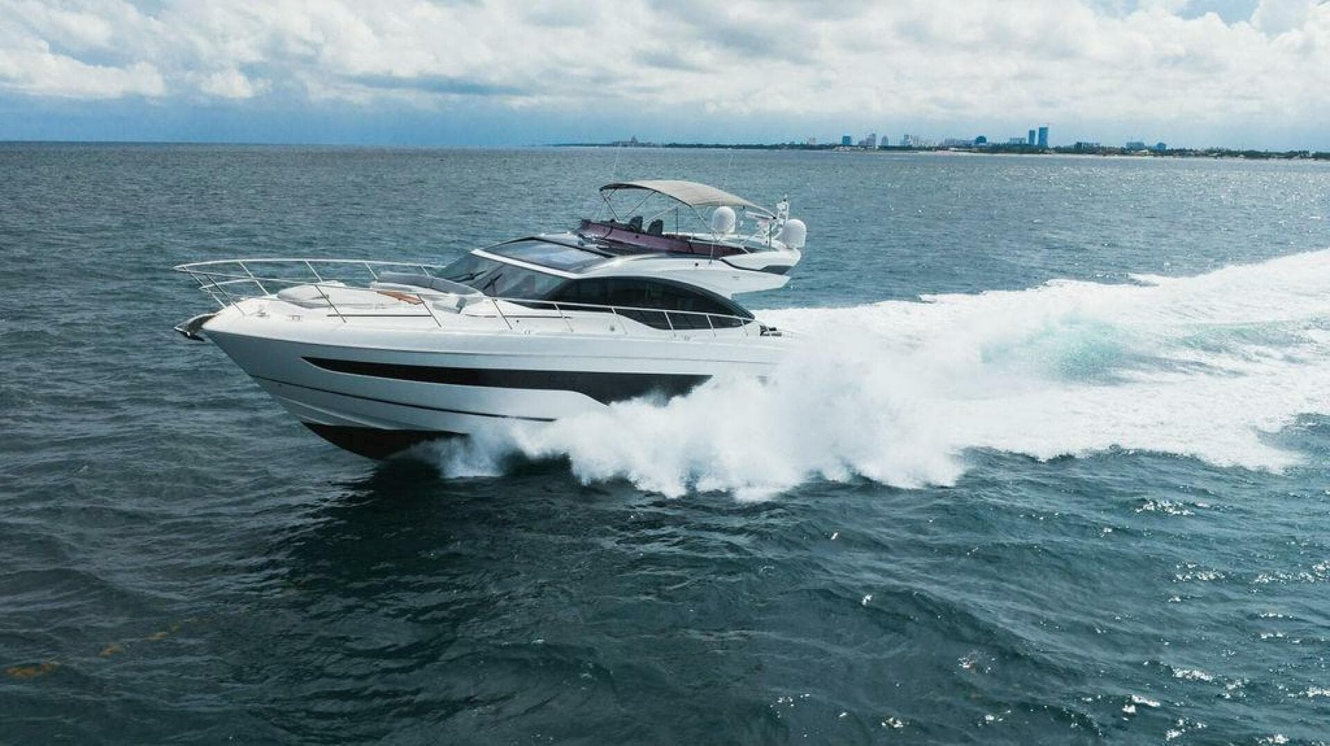 2022 Princess S66 — photo 5