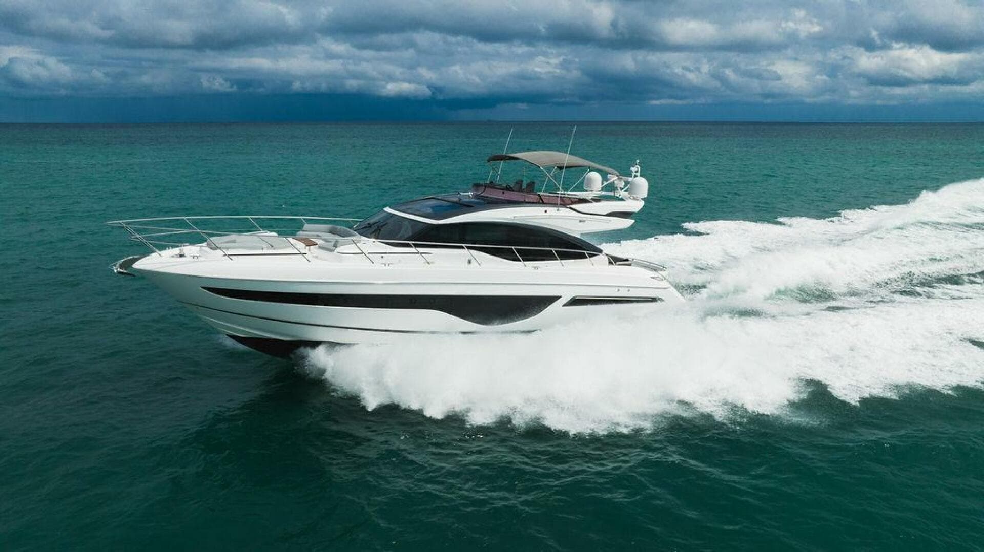 2022 Princess S66 — photo 7