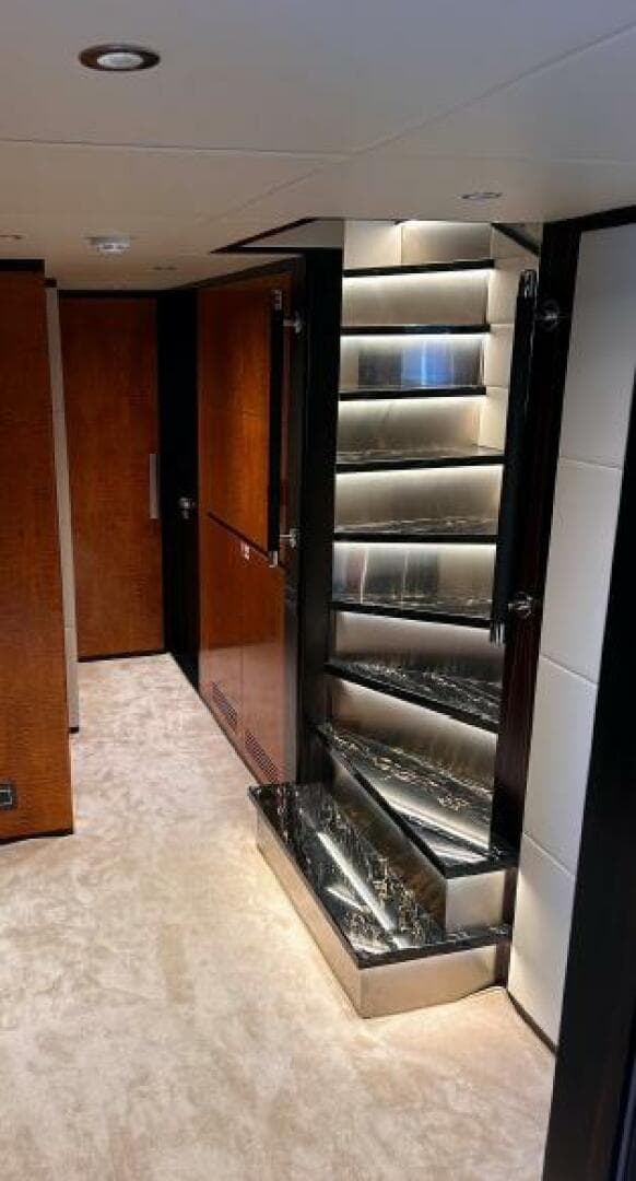 2019 Gulf Craft Majesty 100 — photo 15