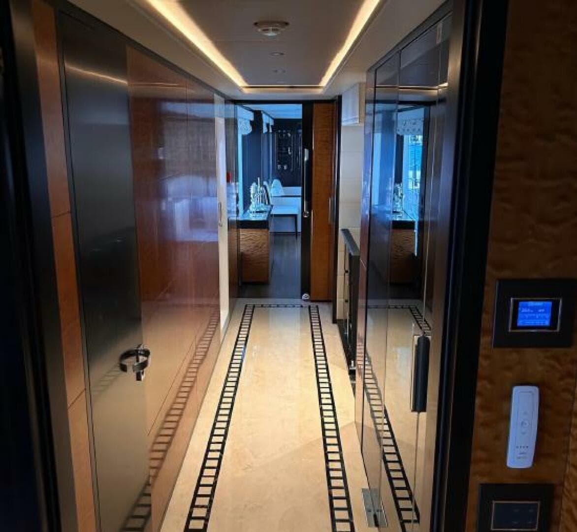 2019 Gulf Craft Majesty 100 — photo 14