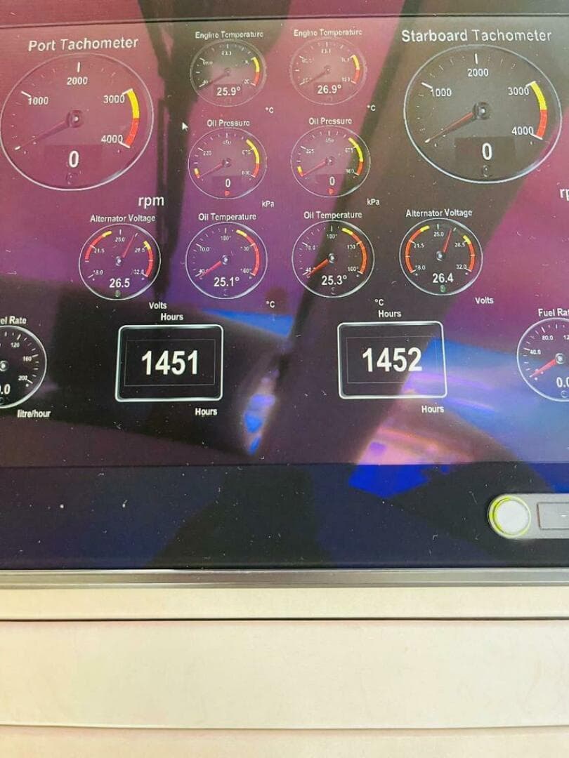 2011 Acico 74 — photo 25