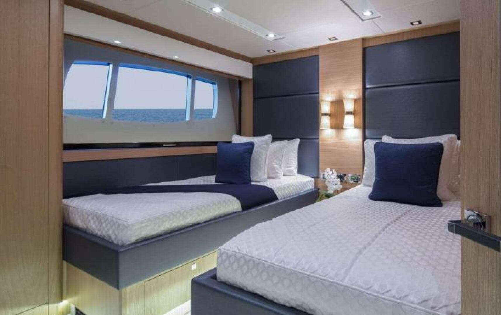 2013 Sunseeker 115 — photo 17