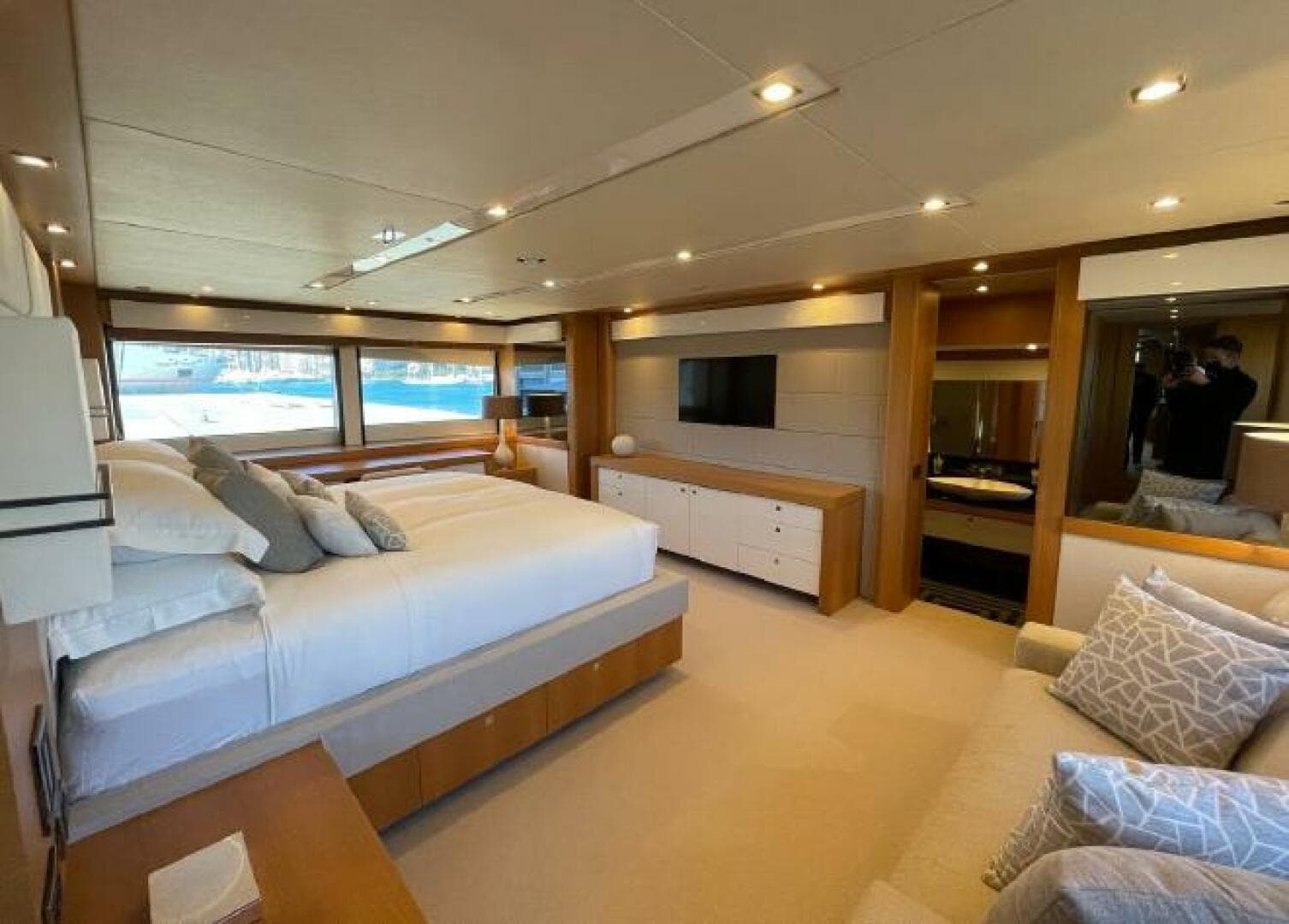 2013 Sunseeker 115 — photo 14