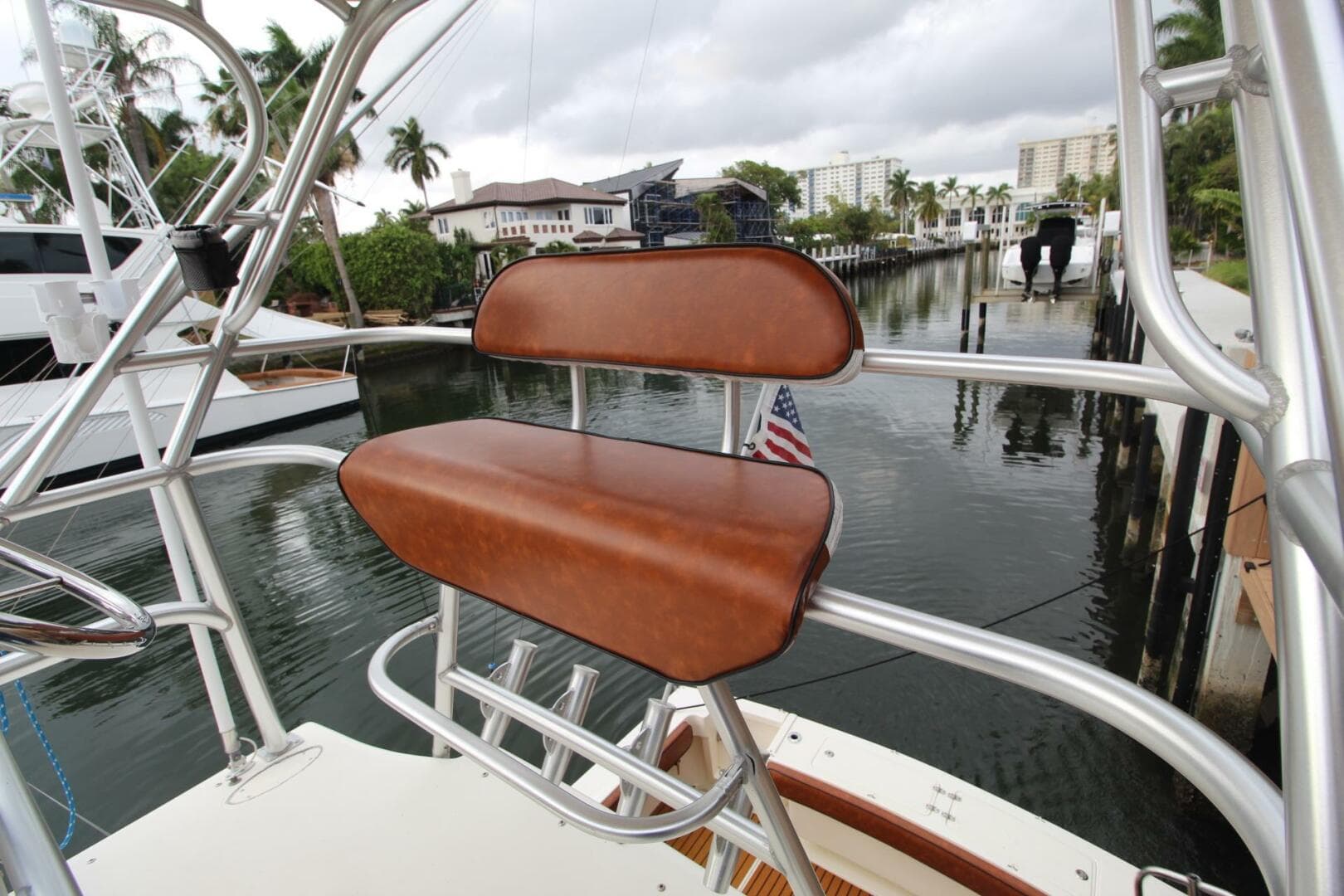 2006 Albemarle 320 Express — photo 22