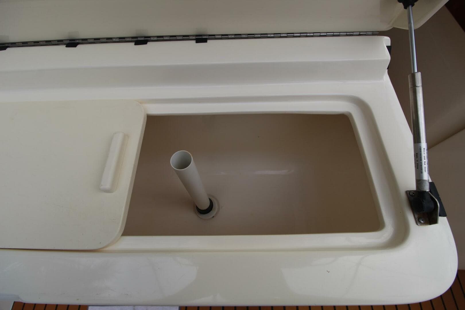 2006 Albemarle 320 Express — photo 13