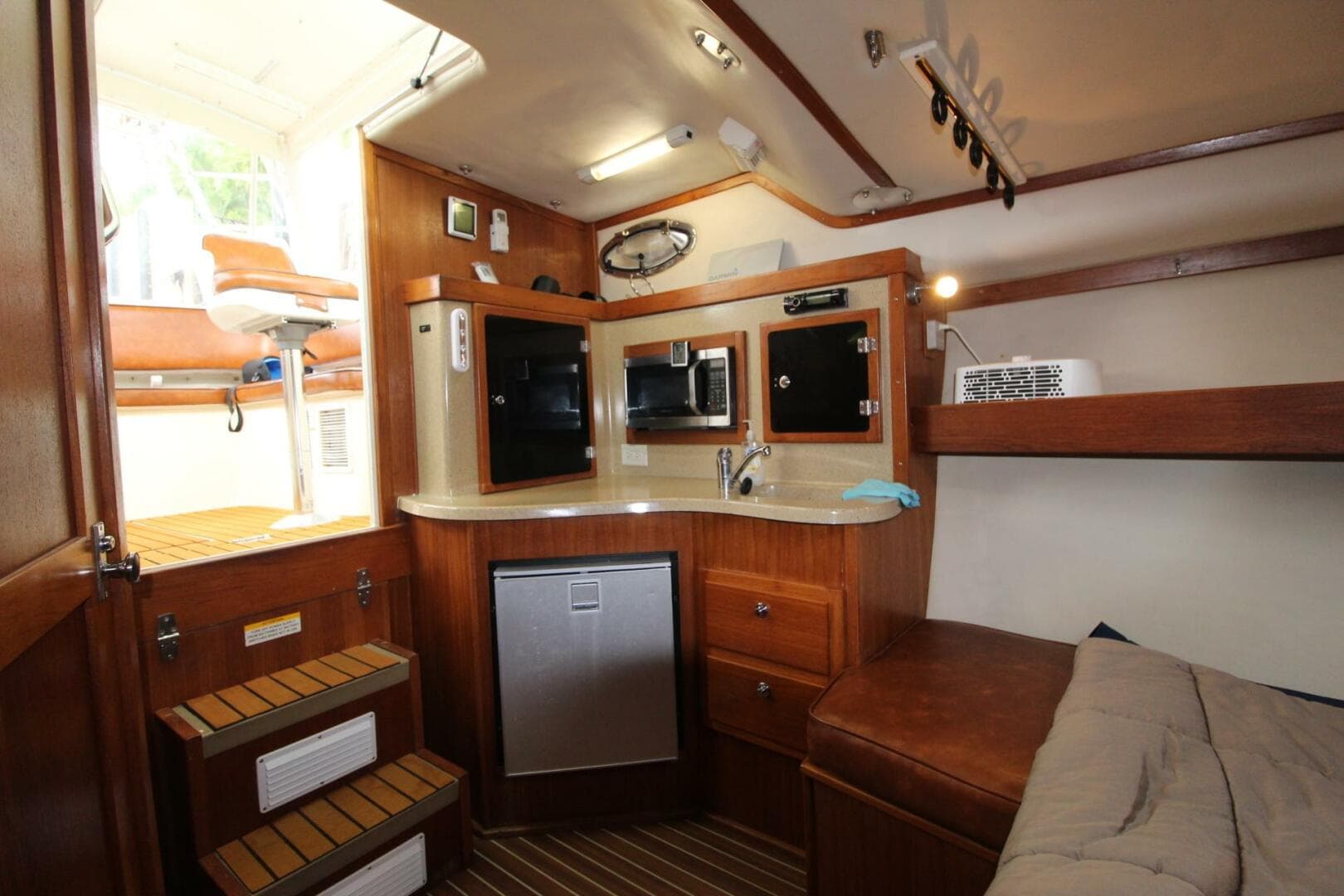 2006 Albemarle 320 Express — photo 24