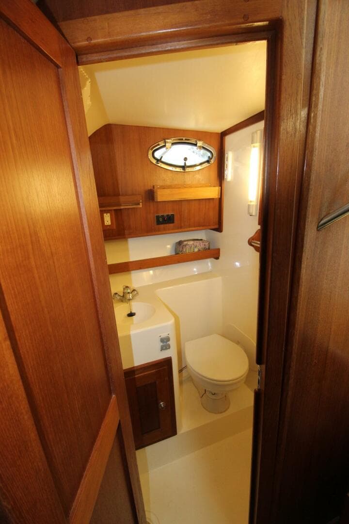 2006 Albemarle 320 Express — photo 27