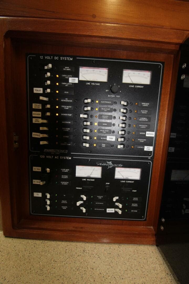 2006 Albemarle 320 Express — photo 29