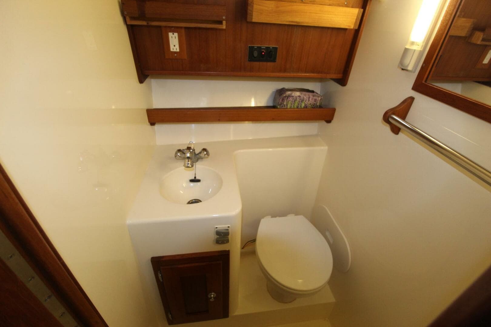 2006 Albemarle 320 Express — photo 28