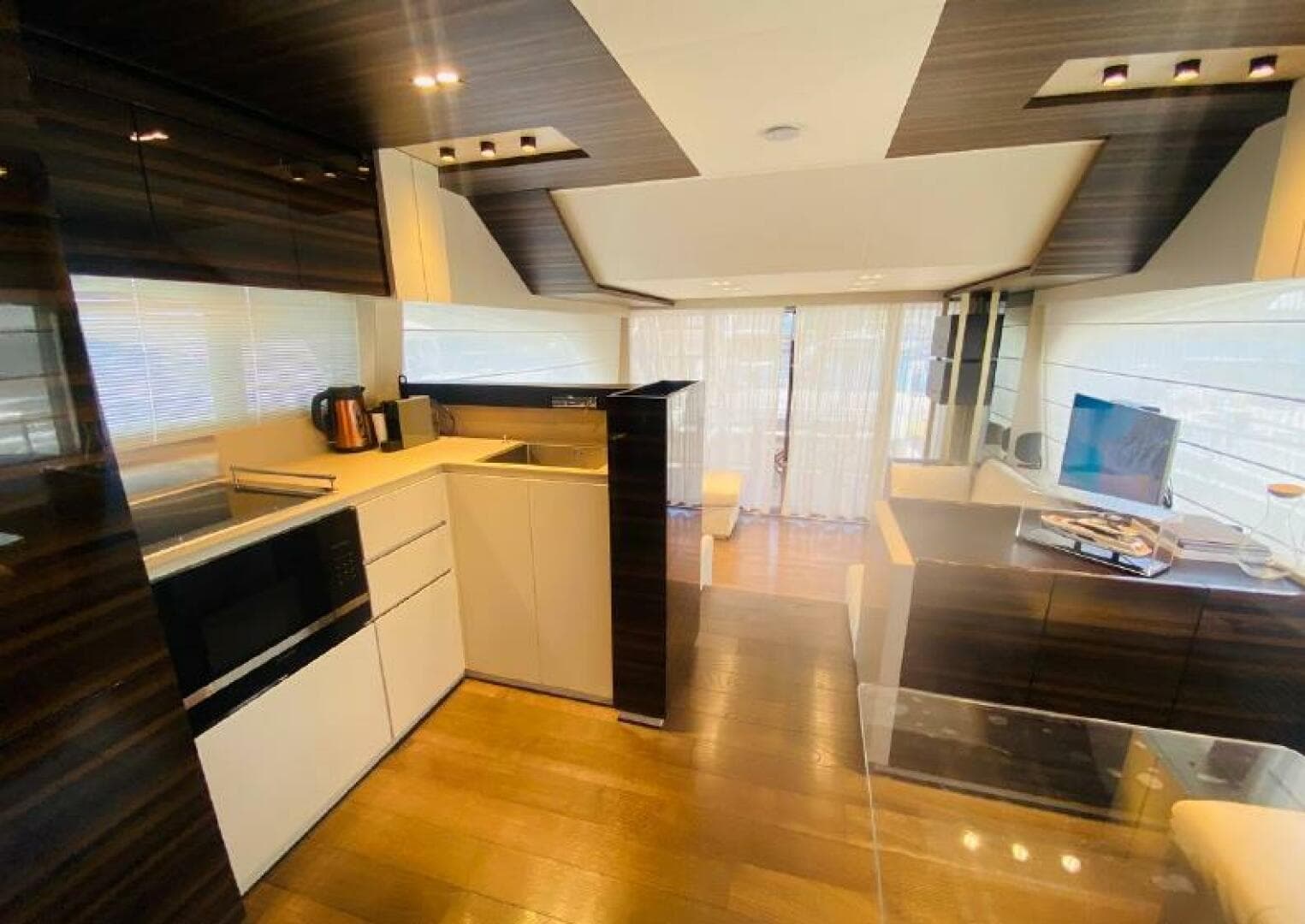 2020 Ferretti Yachts 670 — photo 4