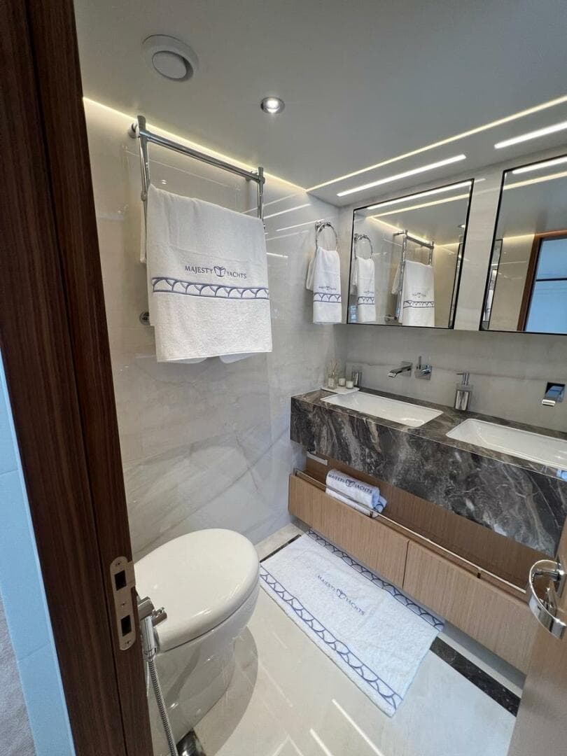 2024 Gulf Craft Majesty 100 — photo 17