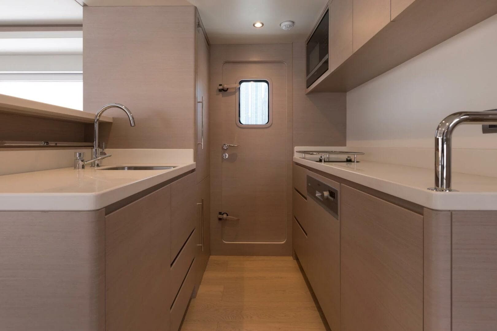 2022 Nomad 70 Suv — photo 11