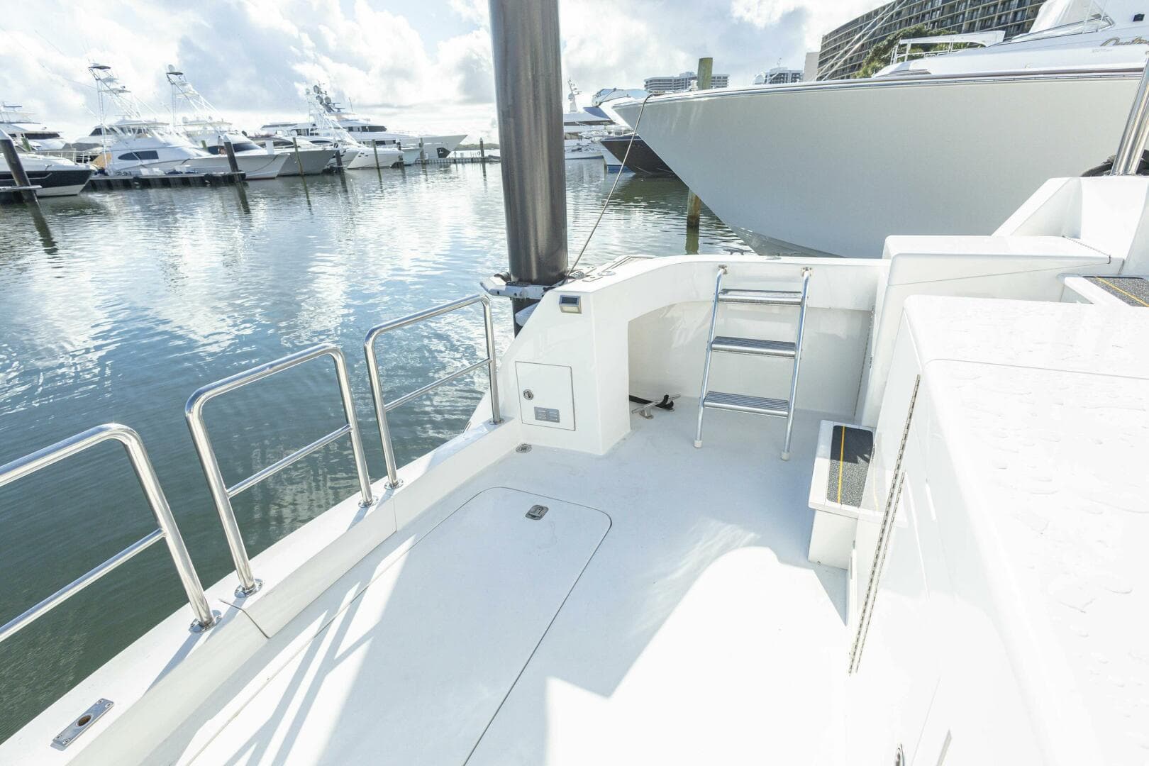 1989 Hatteras Cockpit — photo 45