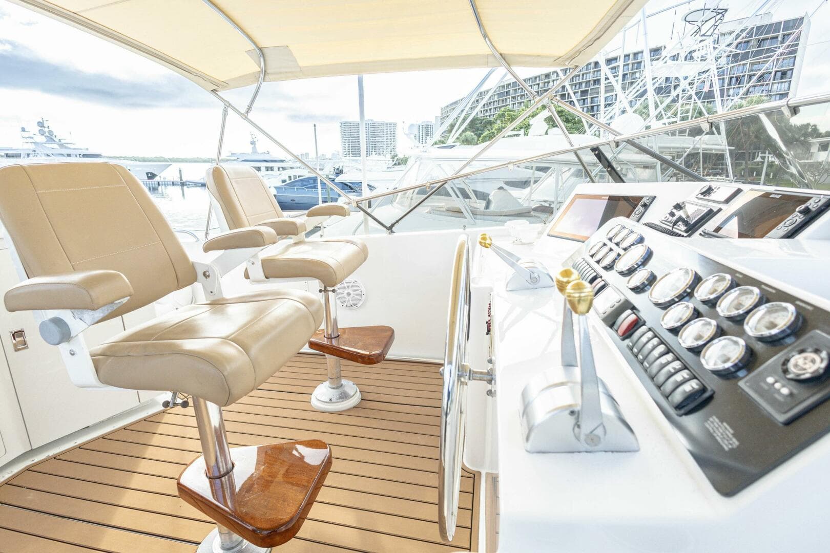 1989 Hatteras Cockpit — photo 40