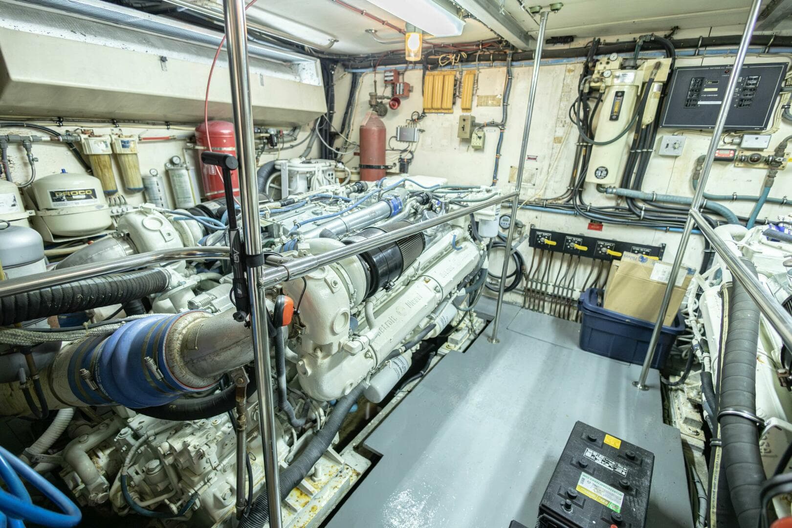 1989 Hatteras Cockpit — photo 47