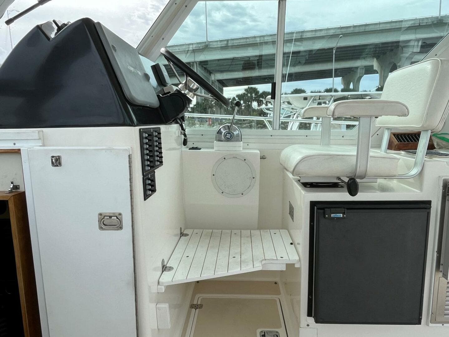 2005 Albin 31 Tournament Express — photo 16