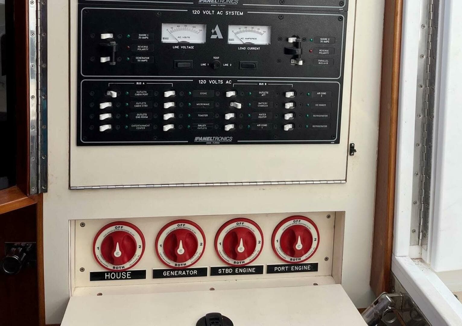 2005 Albin 31 Tournament Express — photo 11