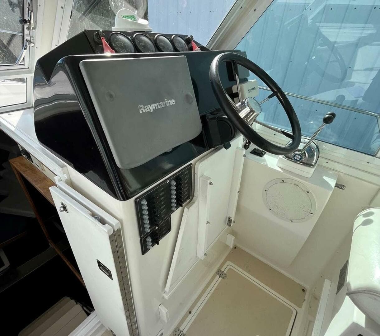 2005 Albin 31 Tournament Express — photo 10