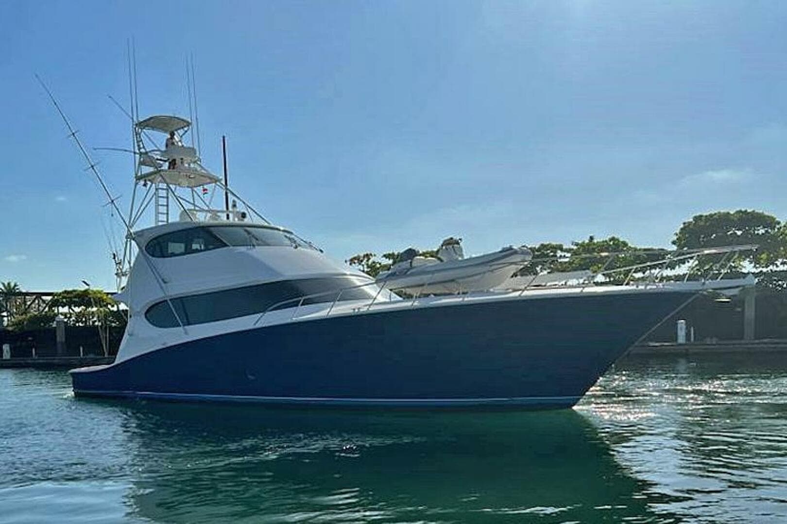 2008 Hatteras 77 Enclosed Bridge — photo 32