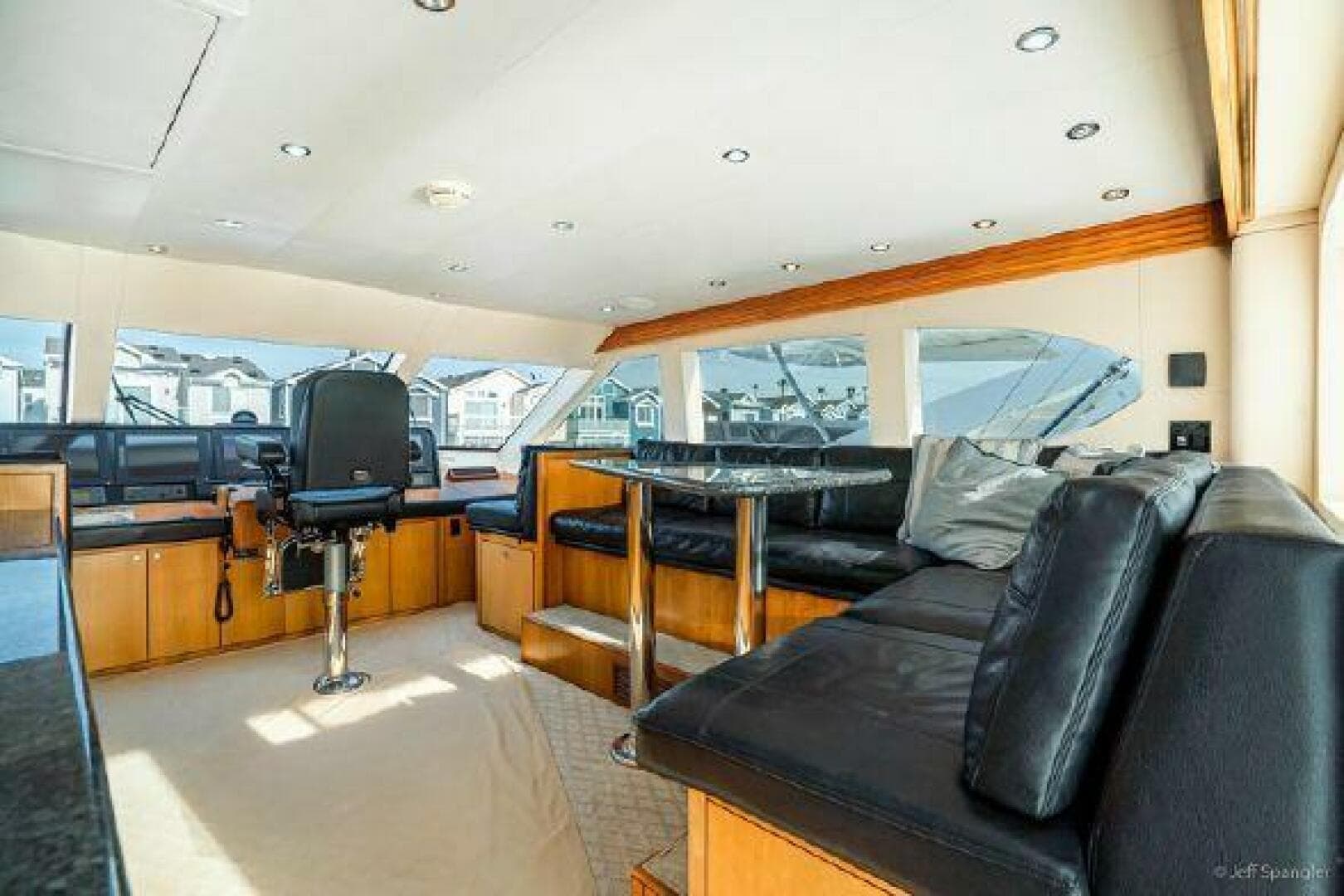 2008 Hatteras 77 Enclosed Bridge — photo 16