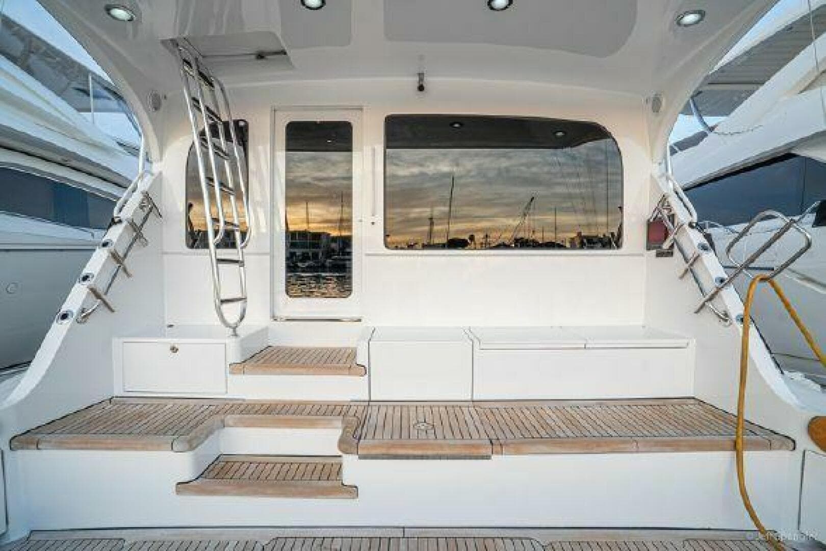 2008 Hatteras 77 Enclosed Bridge — photo 27