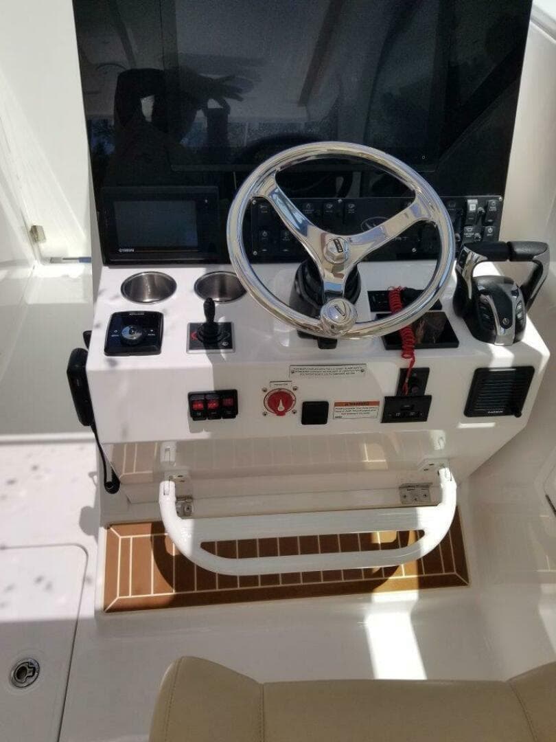 2021 Southport 33 DC — photo 9