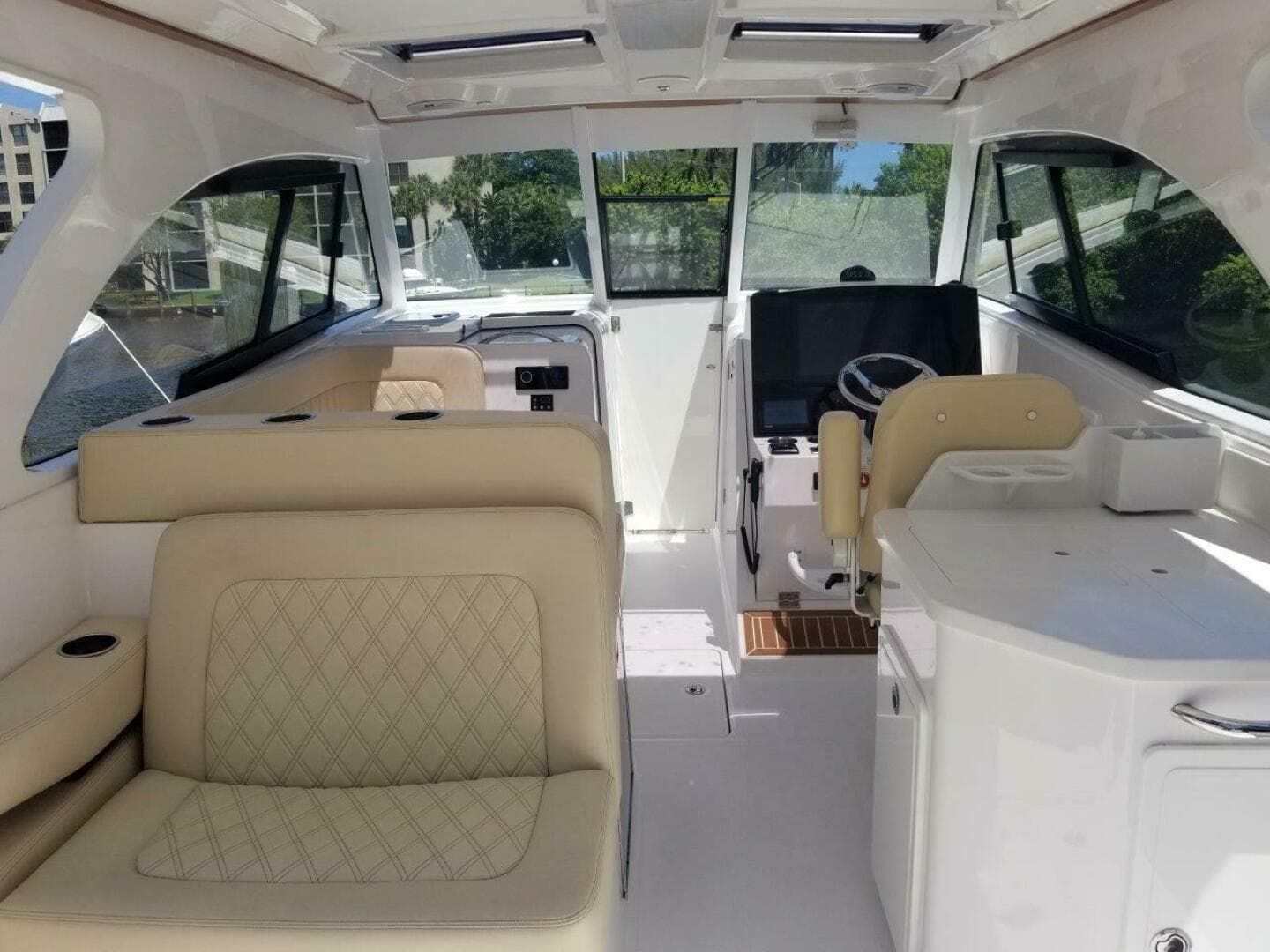 2021 Southport 33 DC — photo 2