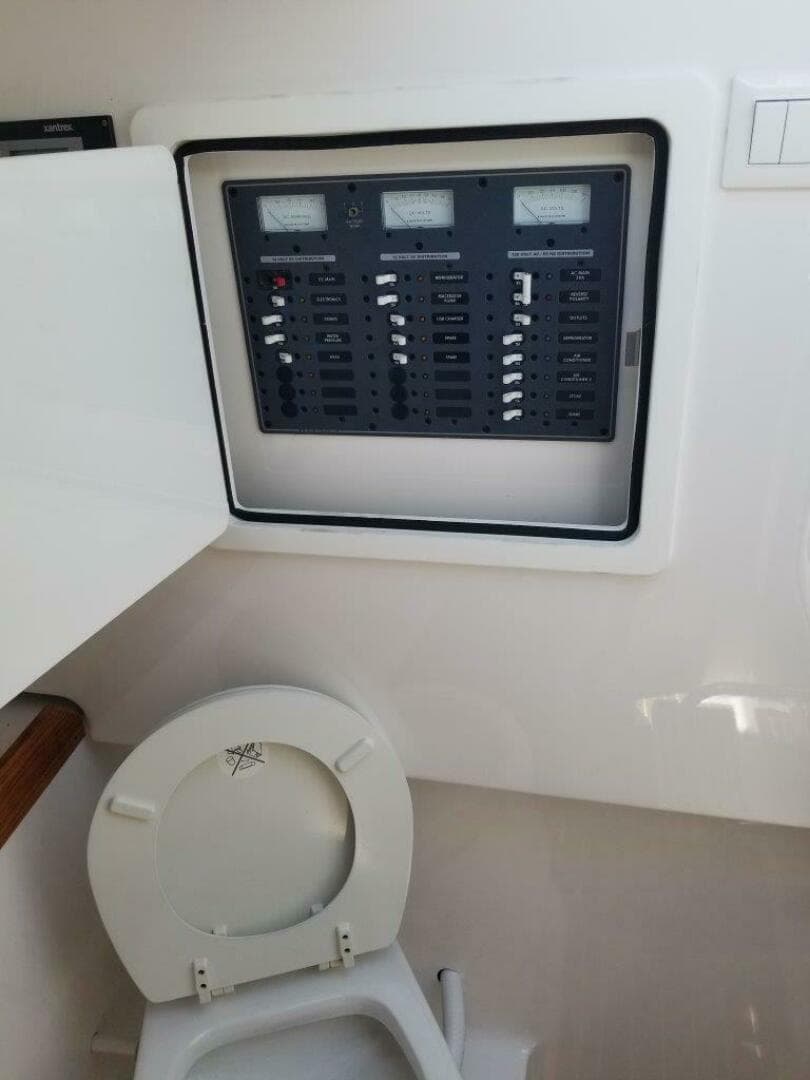 2021 Southport 33 DC — photo 38