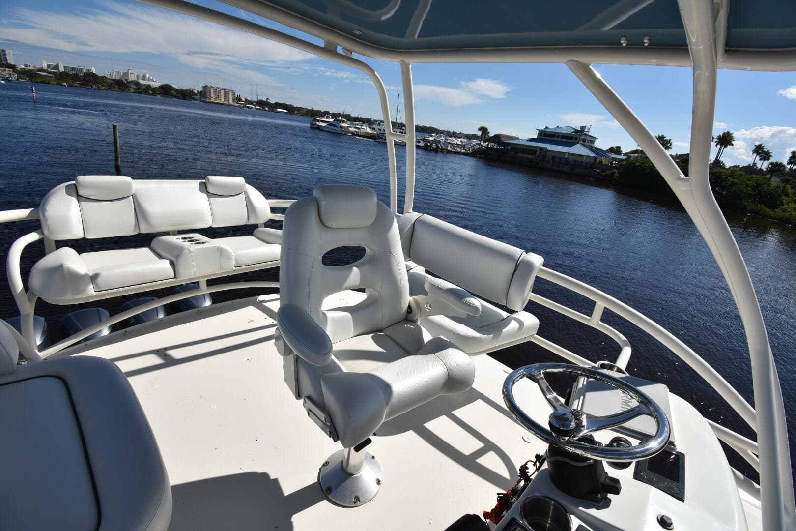 2012 Hydra-Sports 4200 SF — photo 4