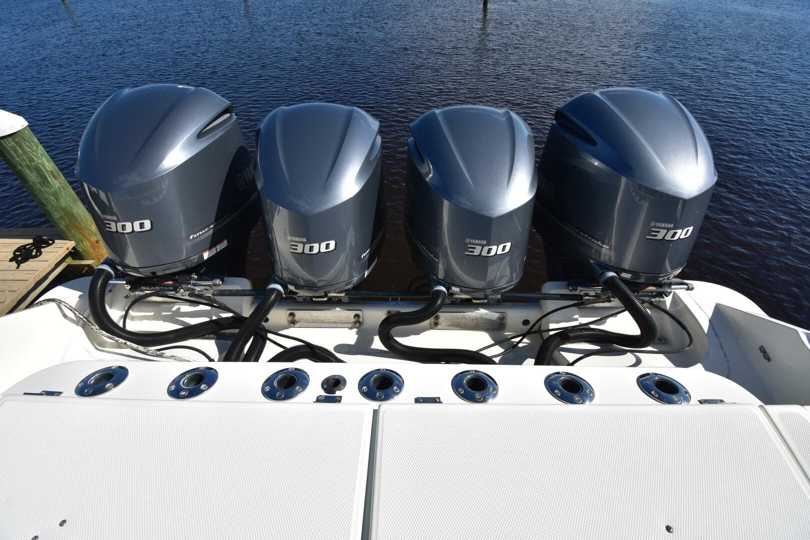 2012 Hydra-Sports 4200 SF — photo 2