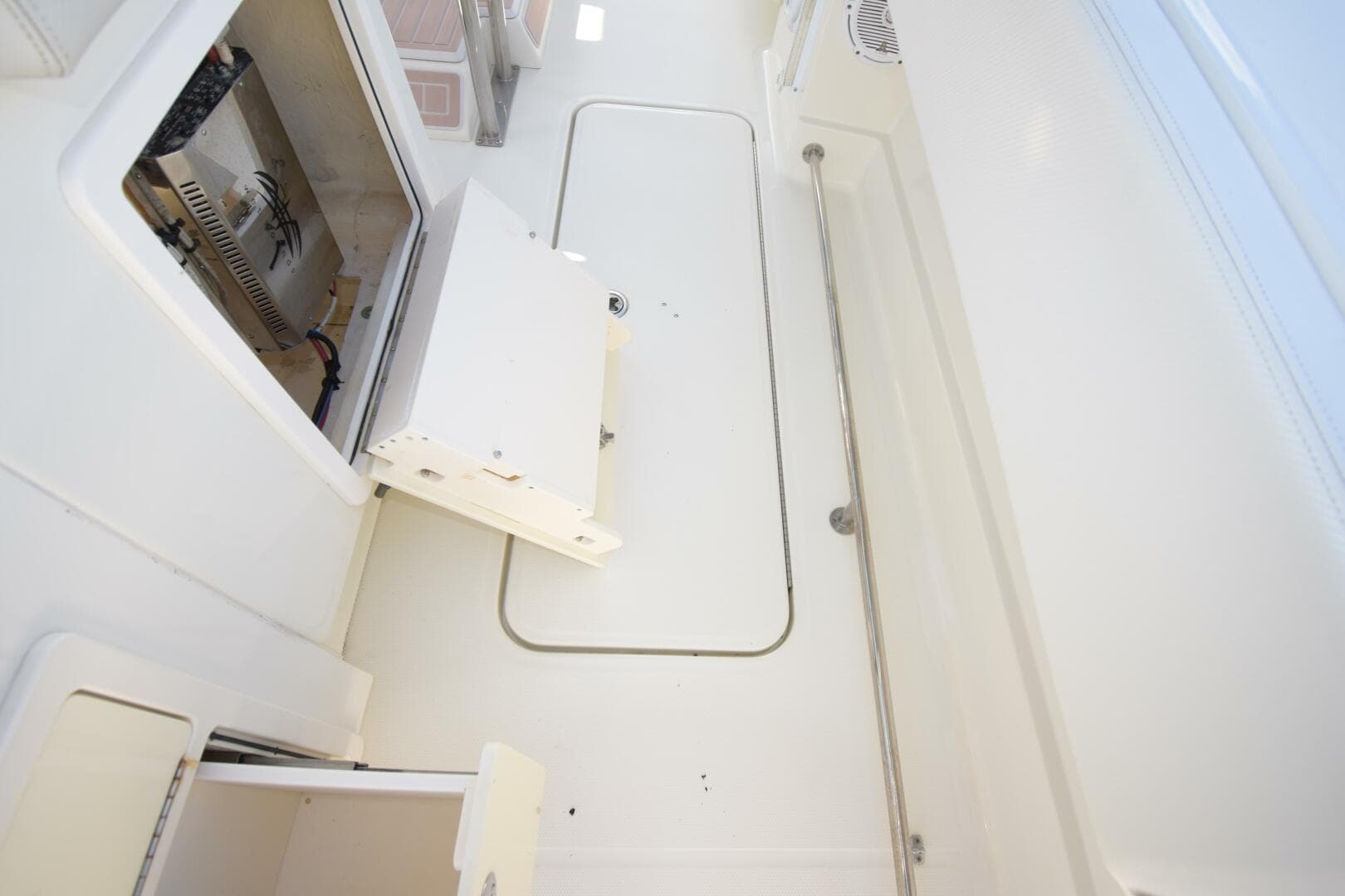 2012 Hydra-Sports 4200 SF — photo 11