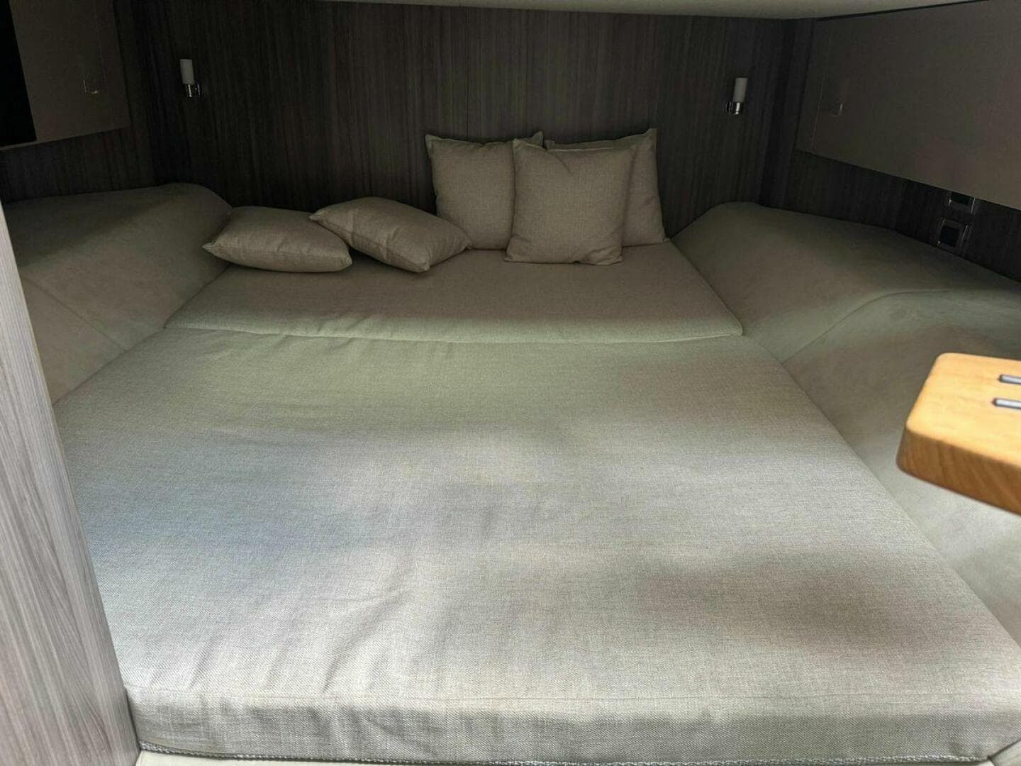 2021 Sea Ray 400 Slx OB — photo 19