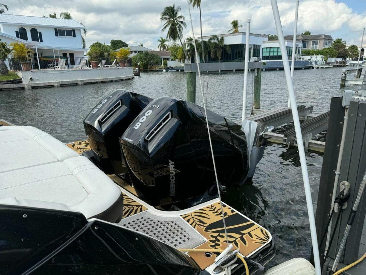 2021 Sea Ray 400 Slx OB — photo 4