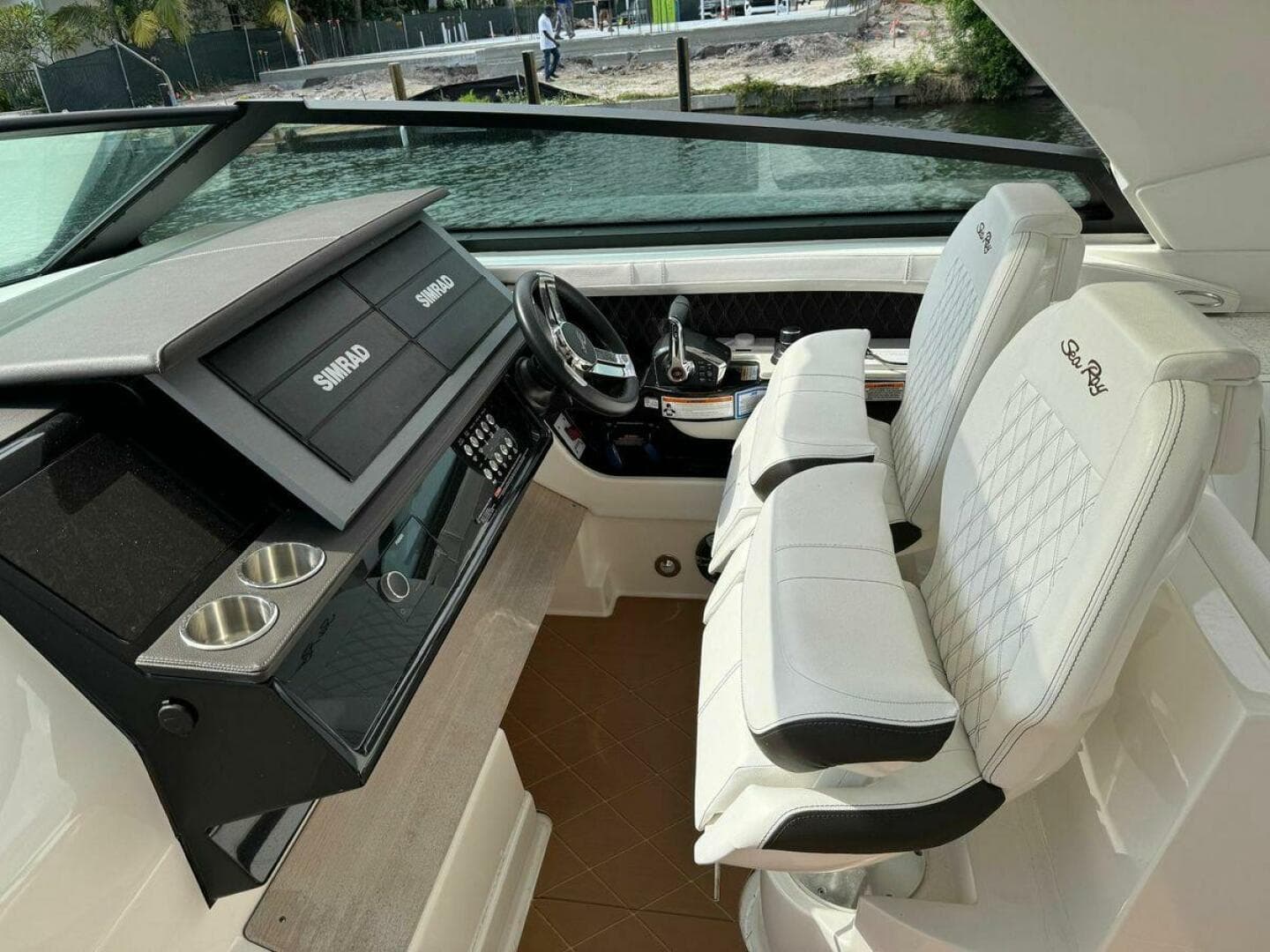 2021 Sea Ray 400 Slx OB — photo 7
