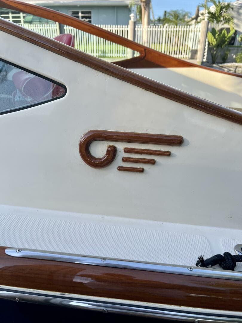 2004 Hinckley Talaria 29 R — photo 20